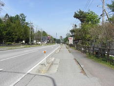 徒歩や自転車でのお買い物に便利なゆとりの歩道